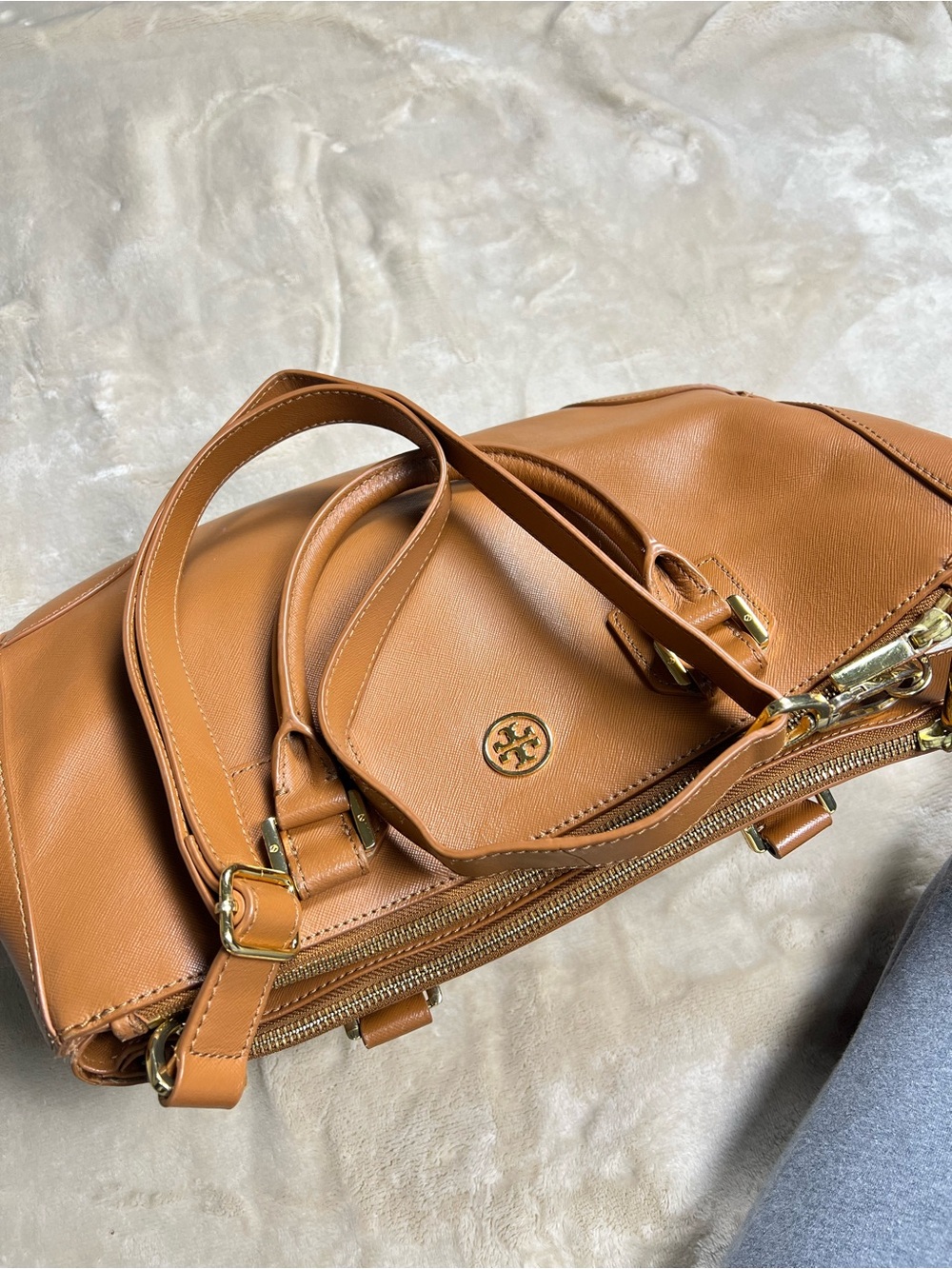 Tory Burch Robinson Double Zip Tote/Satchet Brown Textured Leather Gold Hardwear